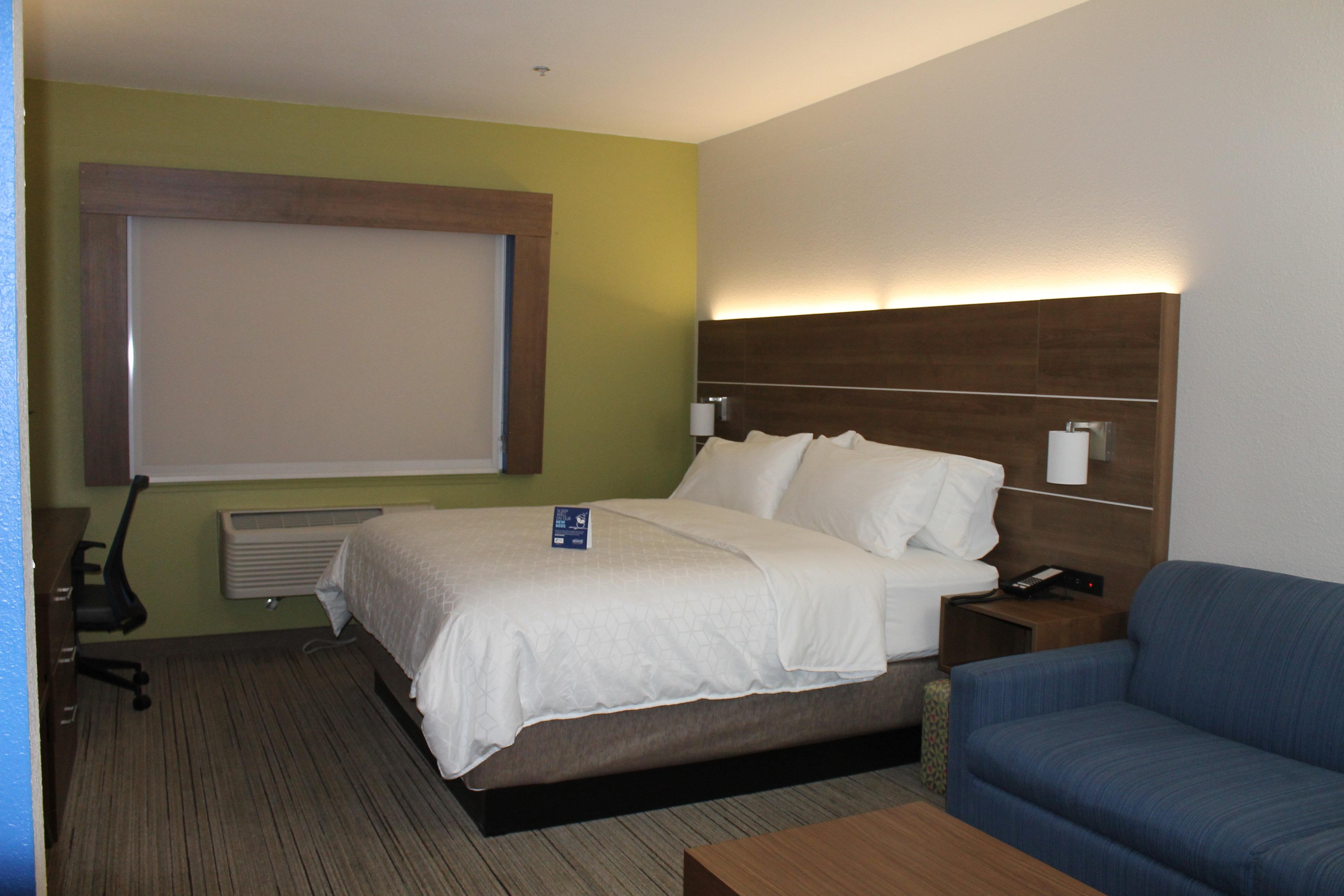Holiday Inn Express & Suites - Tulare By Ihg Екстер'єр фото