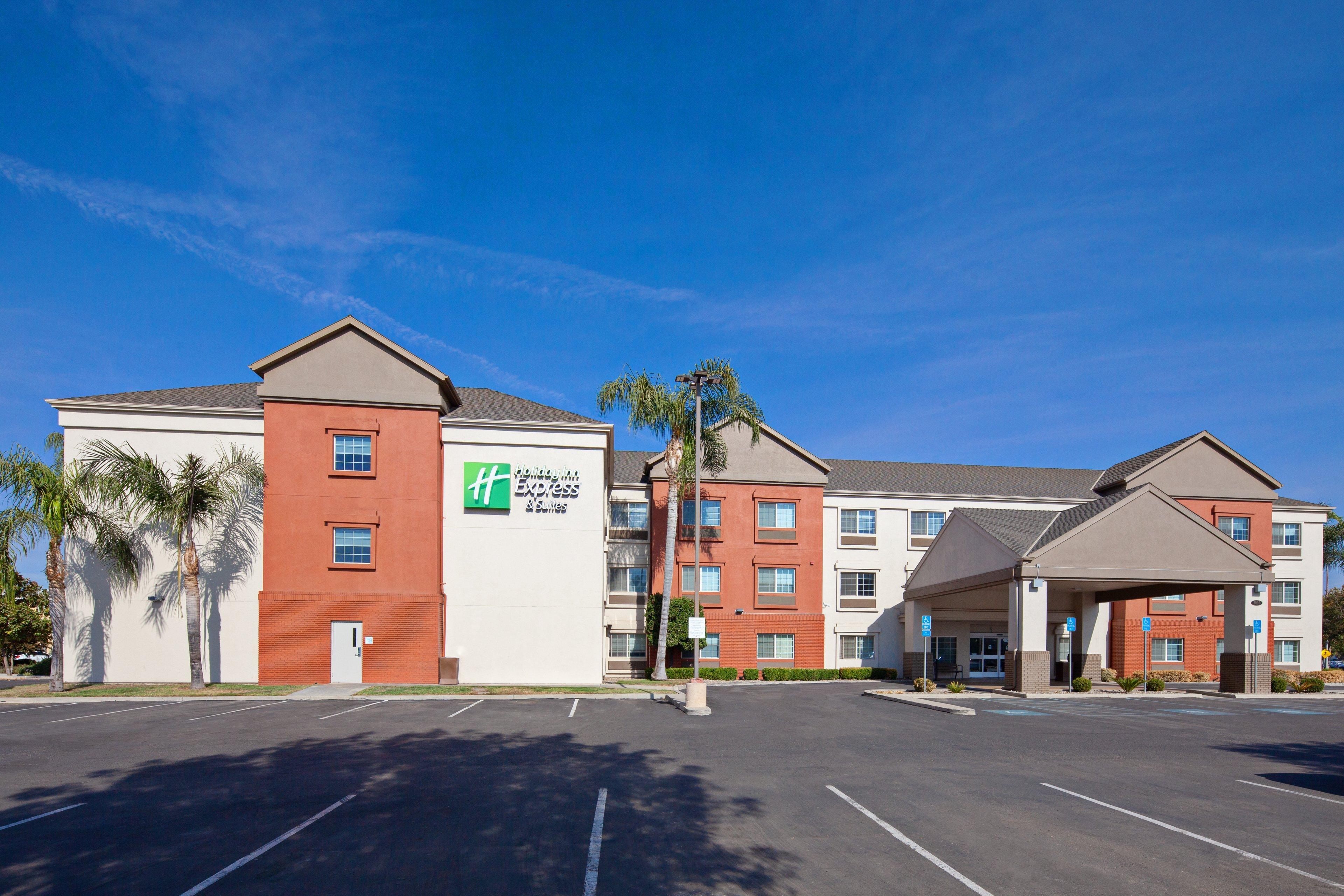 Holiday Inn Express & Suites - Tulare By Ihg Екстер'єр фото